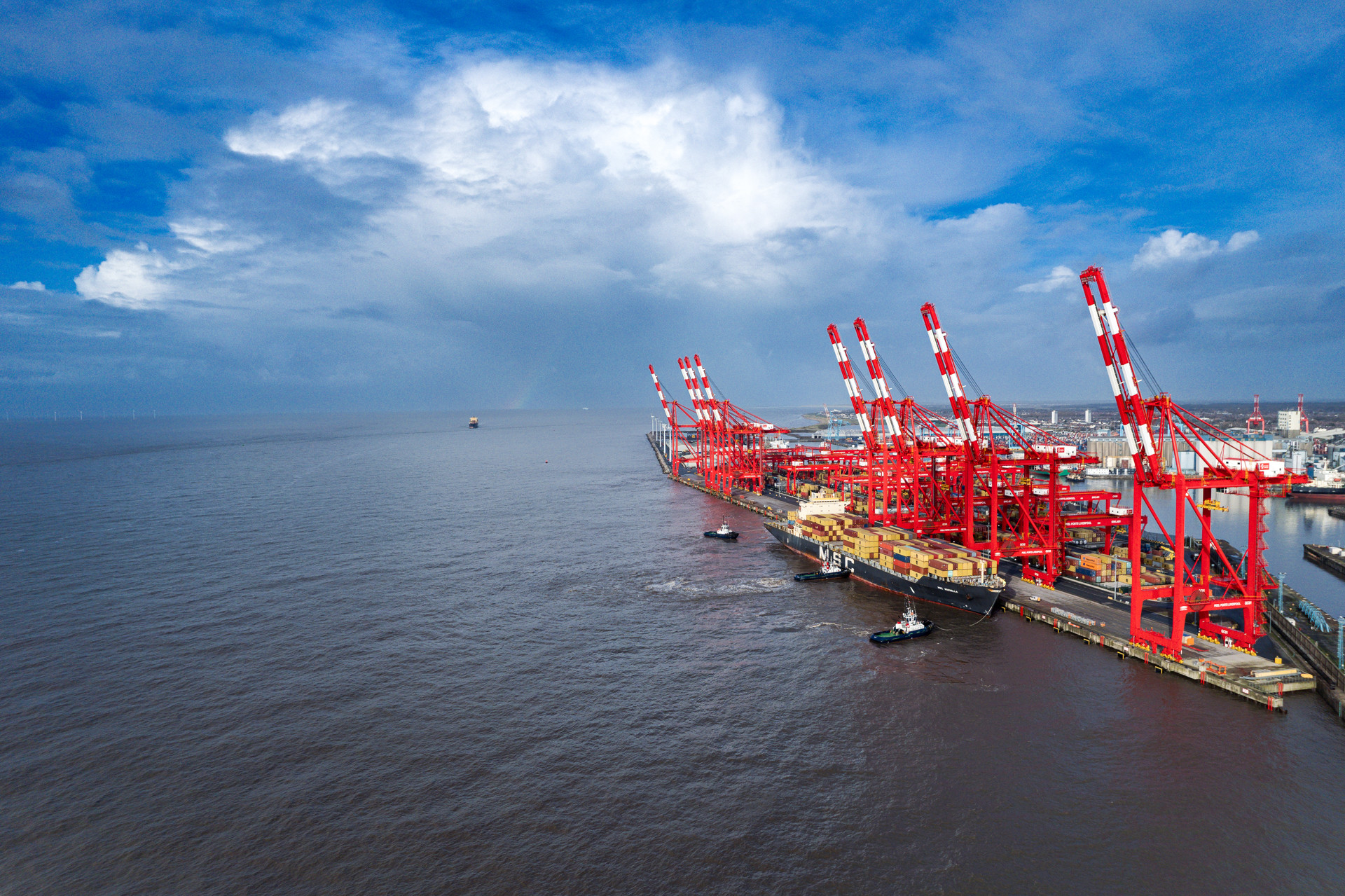 Background image - Peel Ports Lliverpool 1302 2 (1)